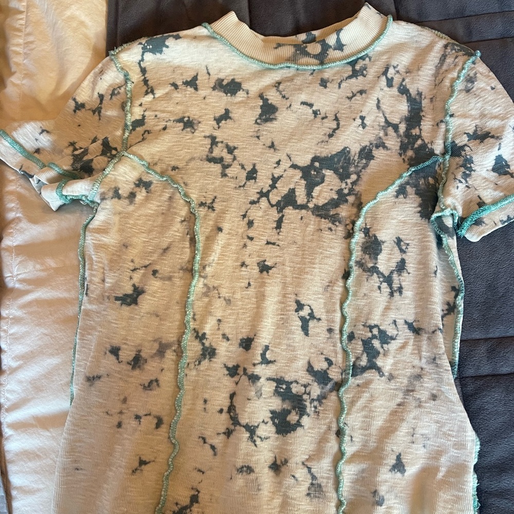 Urban Outfitters tight fit t shirt size x-small